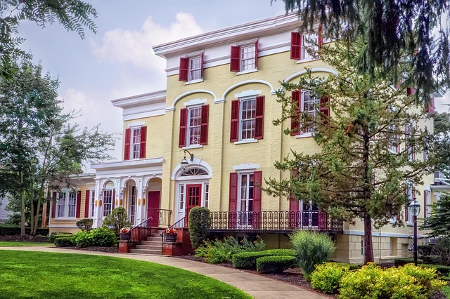 Sober Living vs Recovery Residences: Finding the Best Pathway to Long-Term Recovery